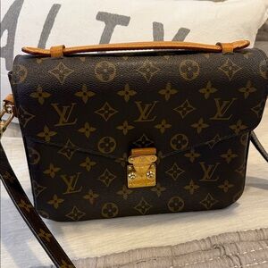 Louis Vuitton Brown and Tan Pouchette Métis